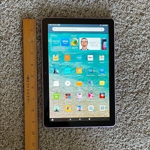 Amazon fire HD 10 Tablet in Lavender 11gen